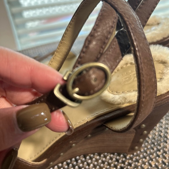 UGG ROCHELLE Brown Leather Wedge Sandals Size 7 - Picture 9 of 11